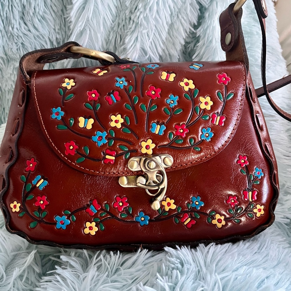 PATRICIA NASH HANDPAINTED BAG-LIKE NEW
